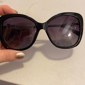Black fake Chanel sunglasses